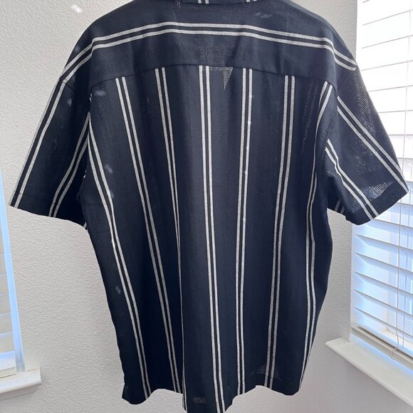 Forever 21 Men’s Black Striped Button Up Shirt – Size L – New With Tag - Picture 4 of 6